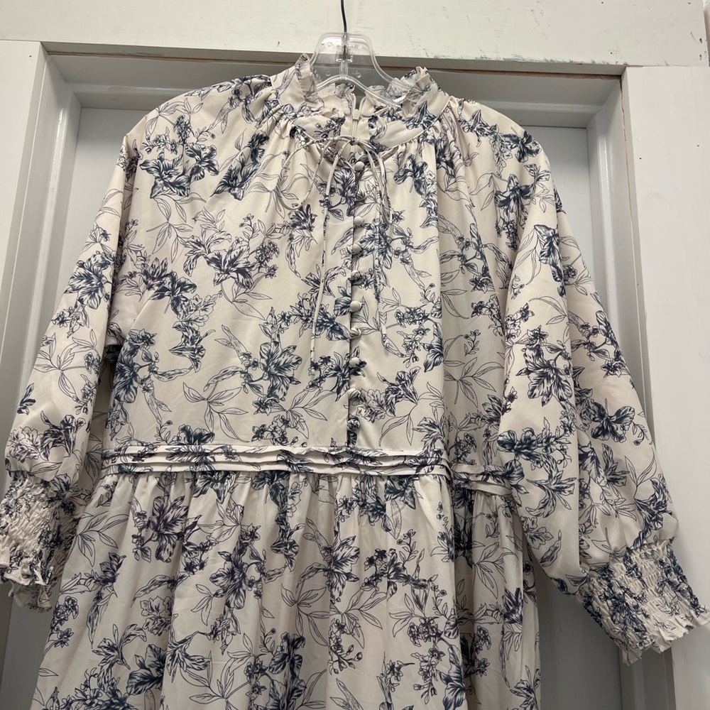 Dainty Jewells White and Blue Floral Dress - Picture 4 of 12